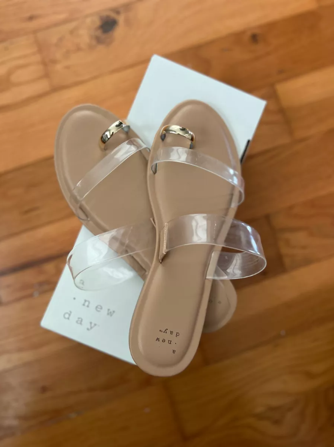 SANDALIAS NUDE DETALLE DORADO